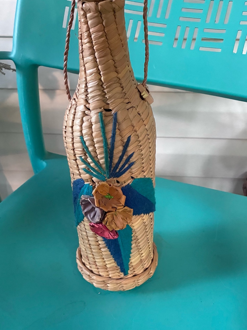 Woven Decorative Bottle Vase with Teal Accents 🔥 VINTAGE TROPICAL FIND! 🌴🍷 - Picture 3 of 4